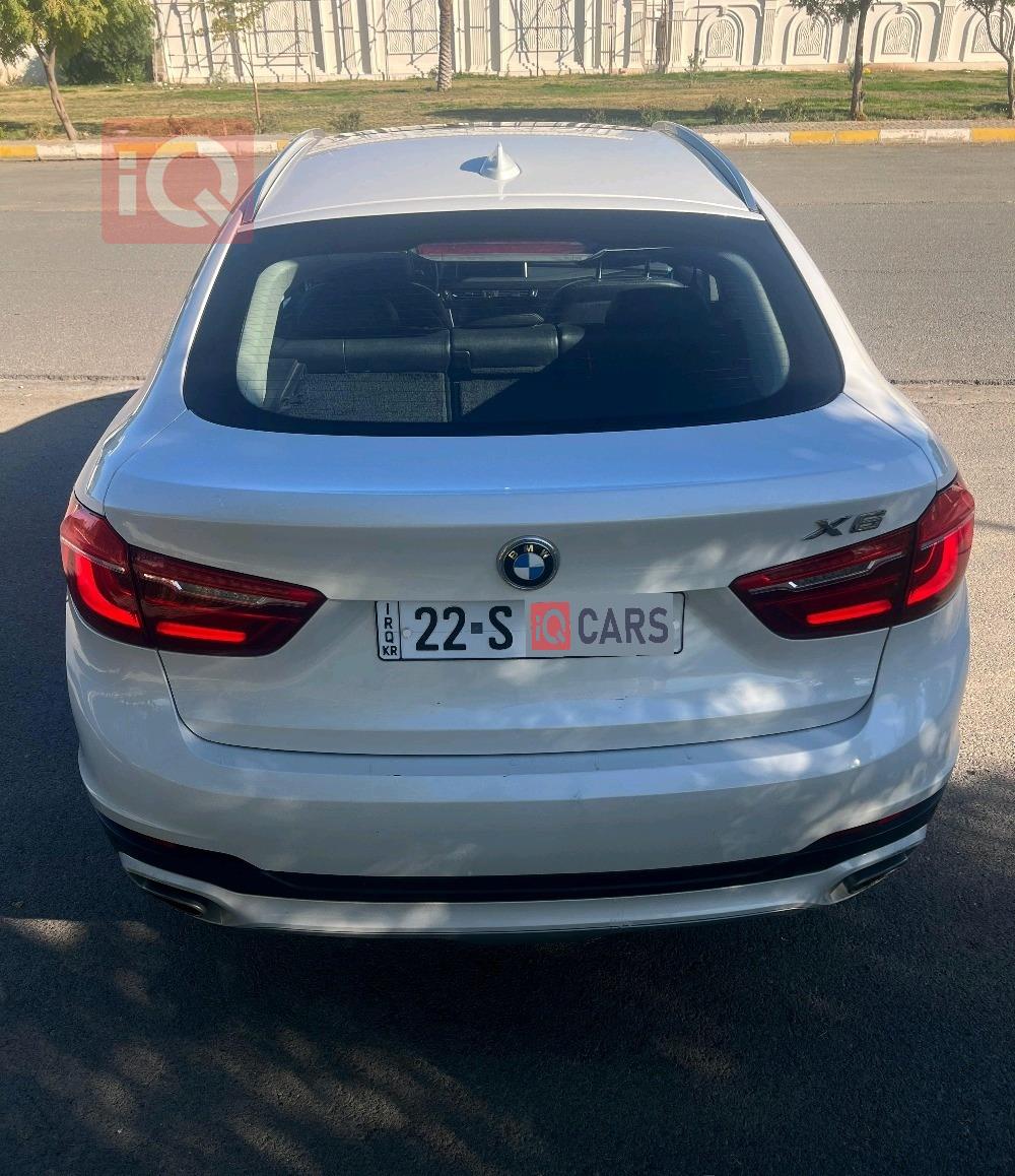 بی ئێم دەبڵیو X6